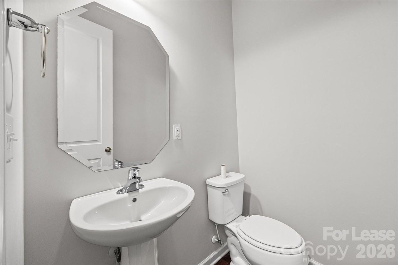 827 Ayrshire Ave - Photo 4 of 27