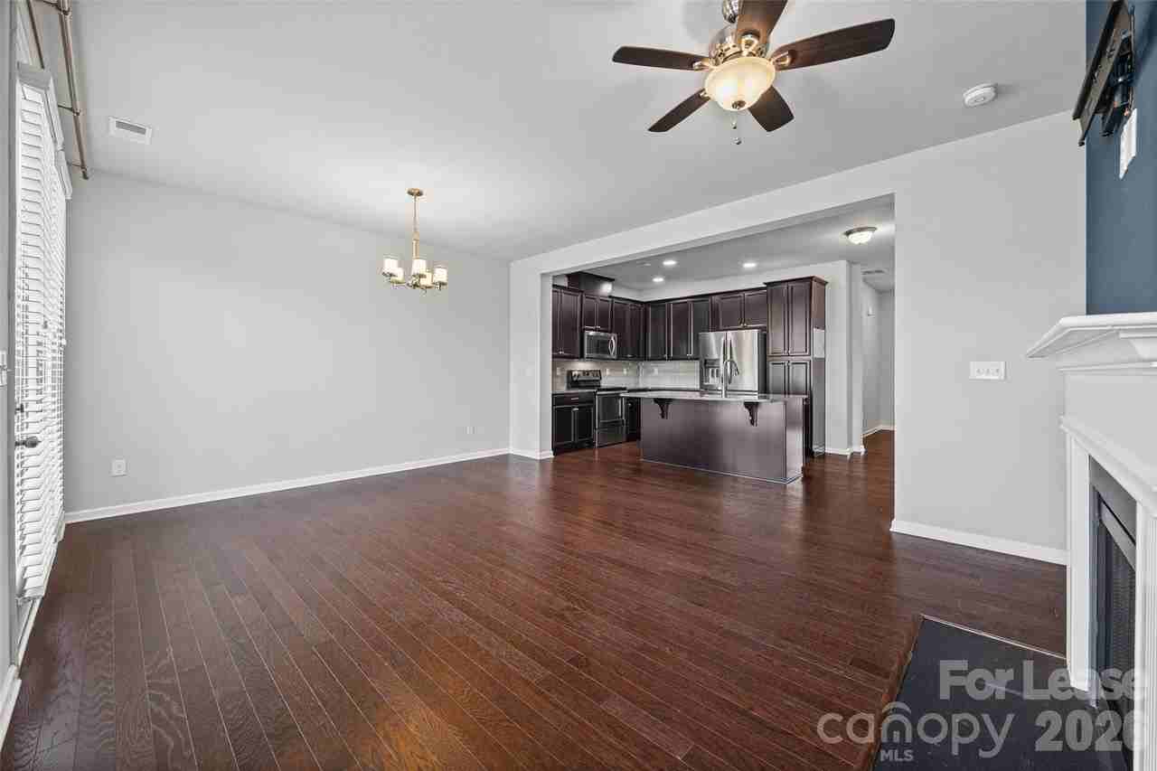 827 Ayrshire Ave - Photo 7 of 27