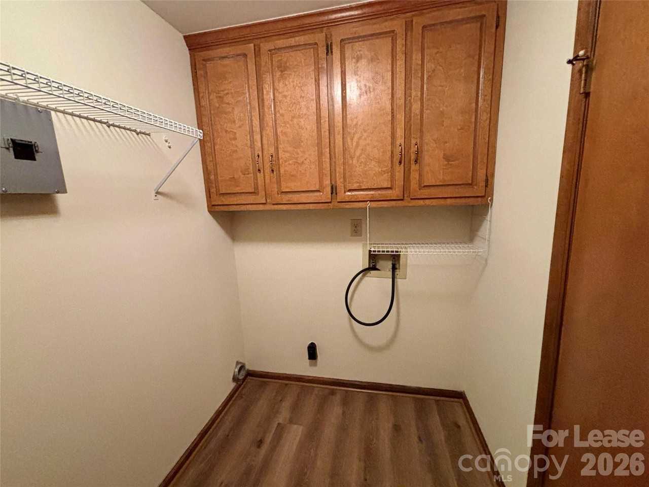 1113 Peach Tree St - Photo 5 of 10