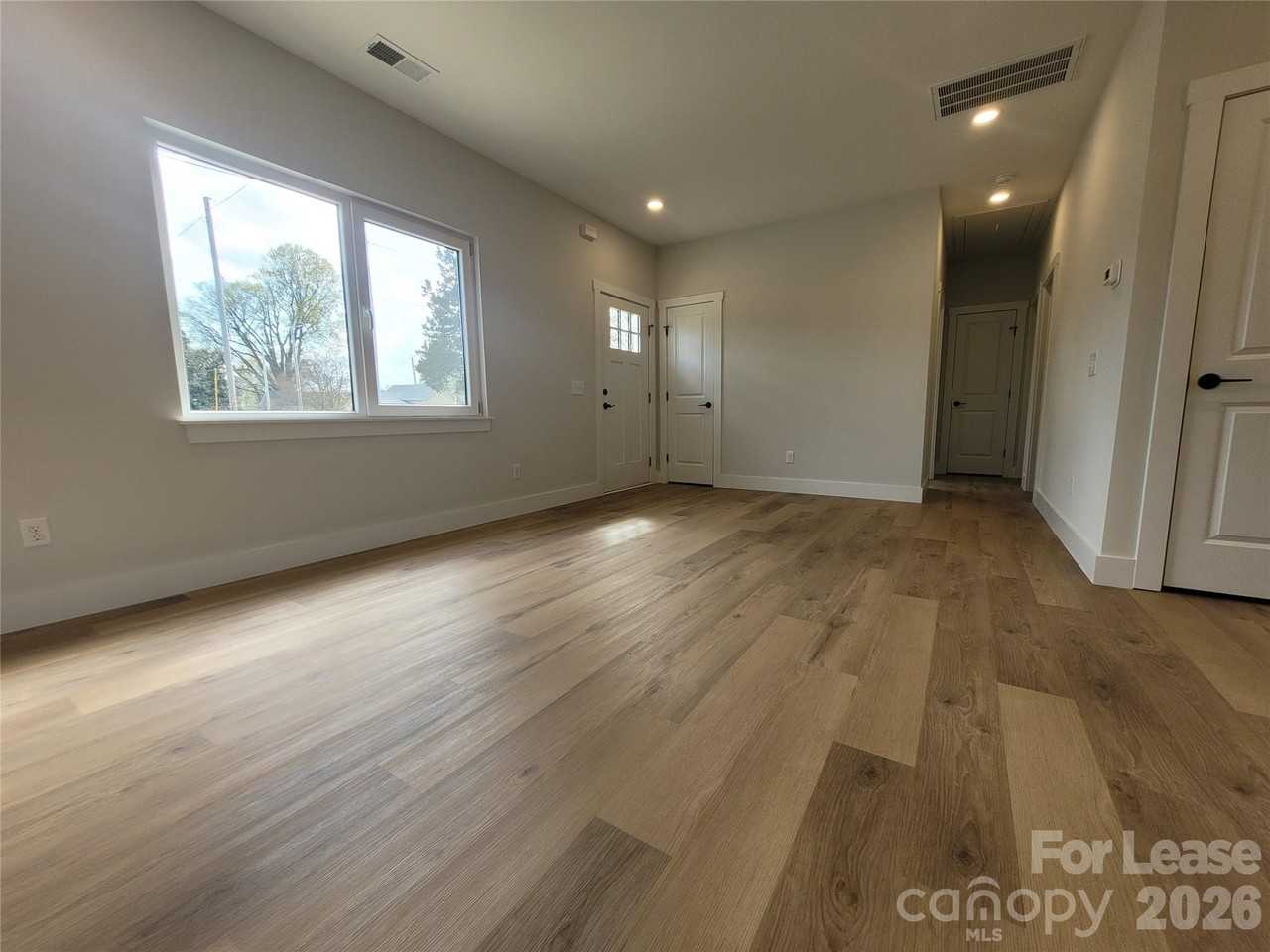 1214A Pearl St - Photo 2 of 14