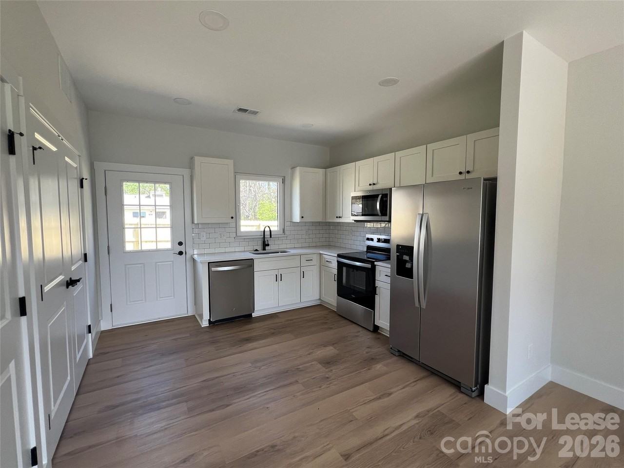 1214A Pearl St - Photo 4 of 14