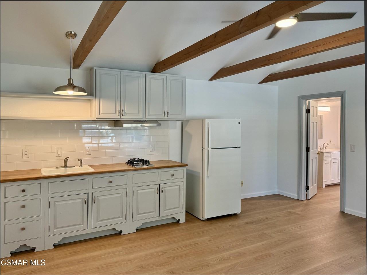 1391 E Hillcrest Dr Unit B - Photo 5 of 14