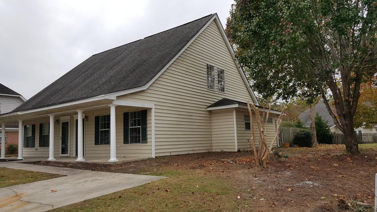 1628 Baltusrol Ln - Photo 4 of 25