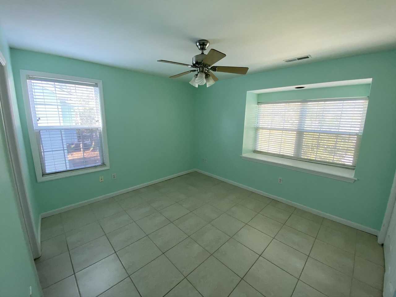 1525 Theresa Dr Apt B - Photo 3 of 12