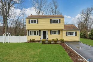 51 Ledgewood Dr - Photo 1 of 1