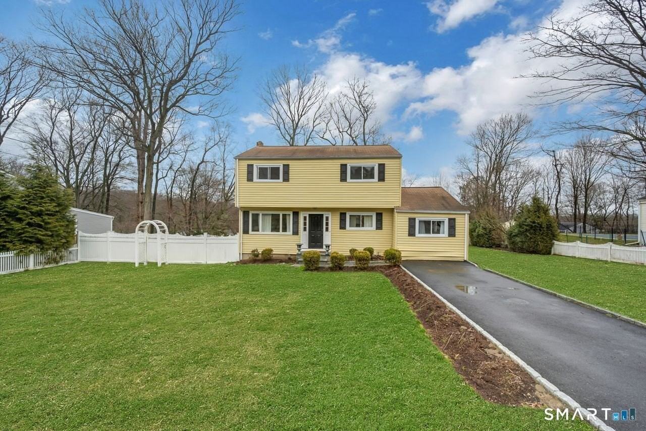 51 Ledgewood Dr - Photo 2 of 35