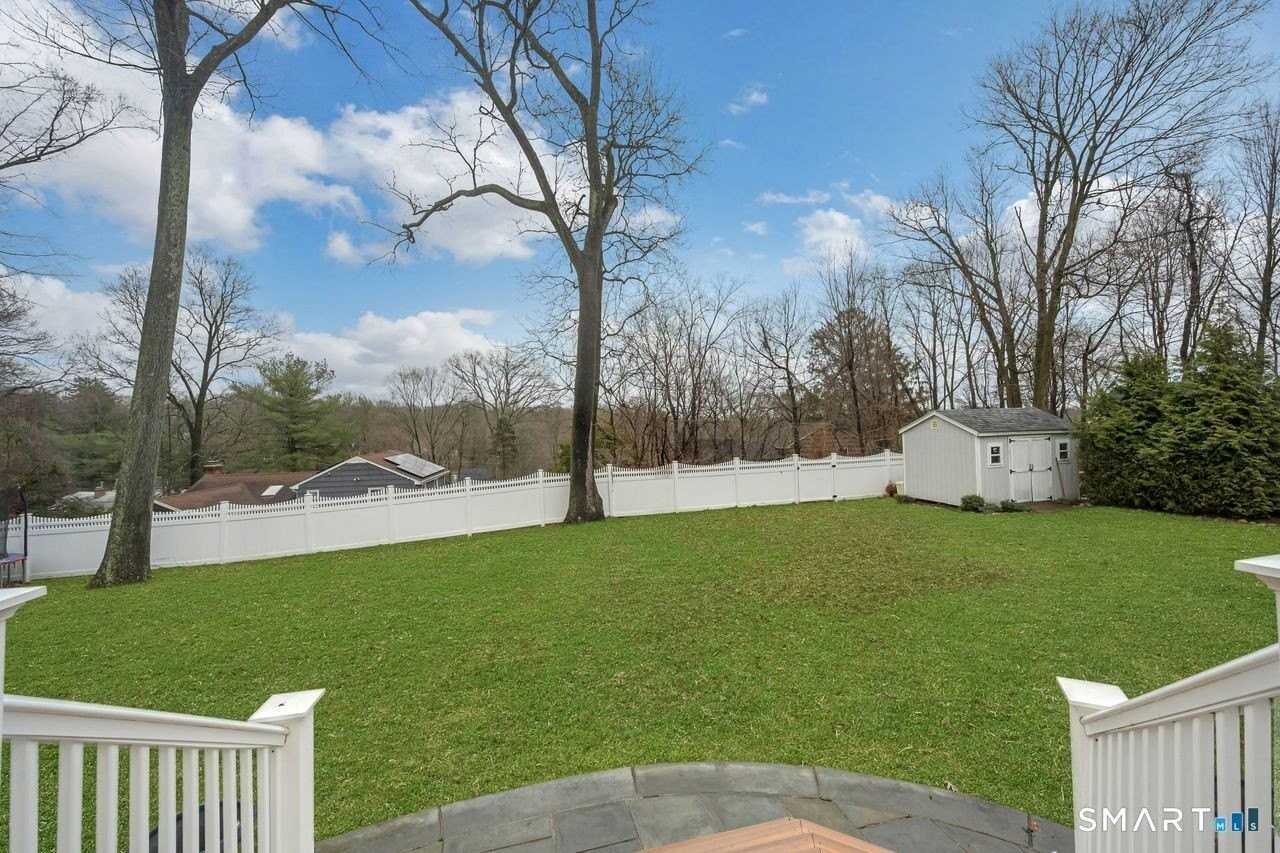 51 Ledgewood Dr - Photo 7 of 35