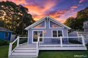 featured image of 1088 E Broadway