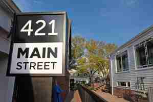featured image of 421 Main St