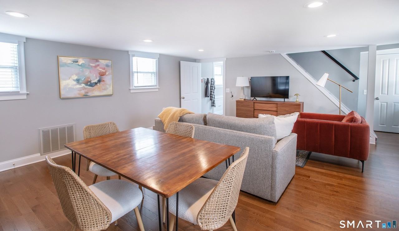 421 Main St - Photo 6 of 14