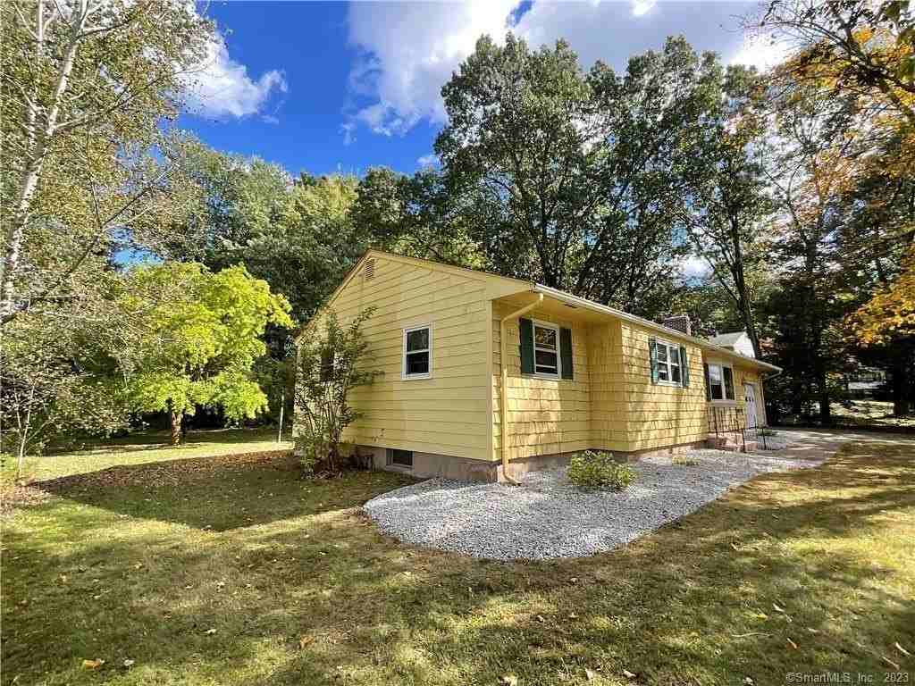 2 Eastview Dr - Photo 2 of 10