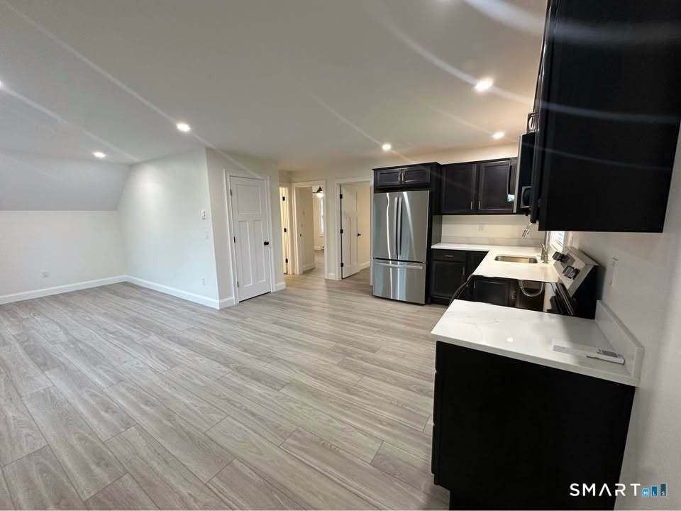 309 Flanders Rd Apt 2 - Photo 3 of 8