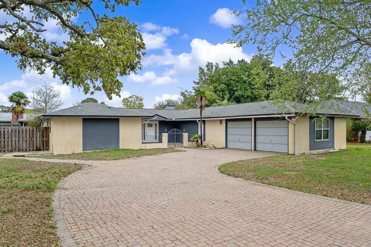 6 Pinehurst Dr - Photo 2 of 40