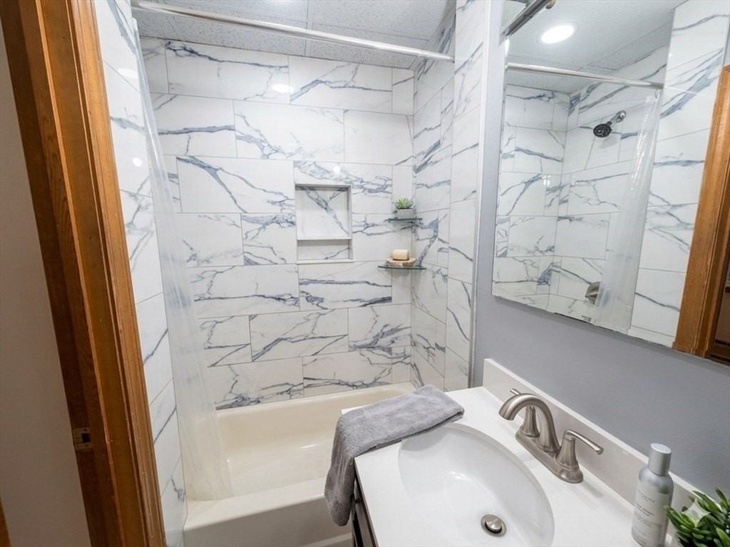 22 Battery St Apt 1r - Photo 7 of 8