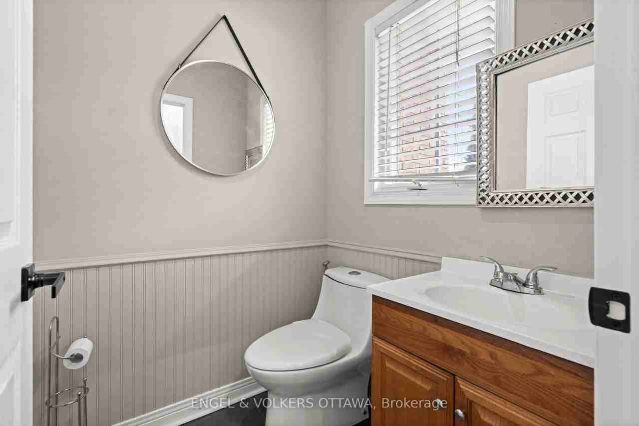 37 Laumann Crt - Photo 3 of 36