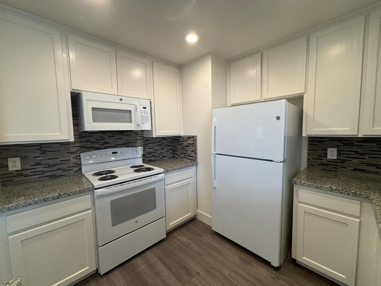 5754 W Tenaya Ave - Photo 7 of 16