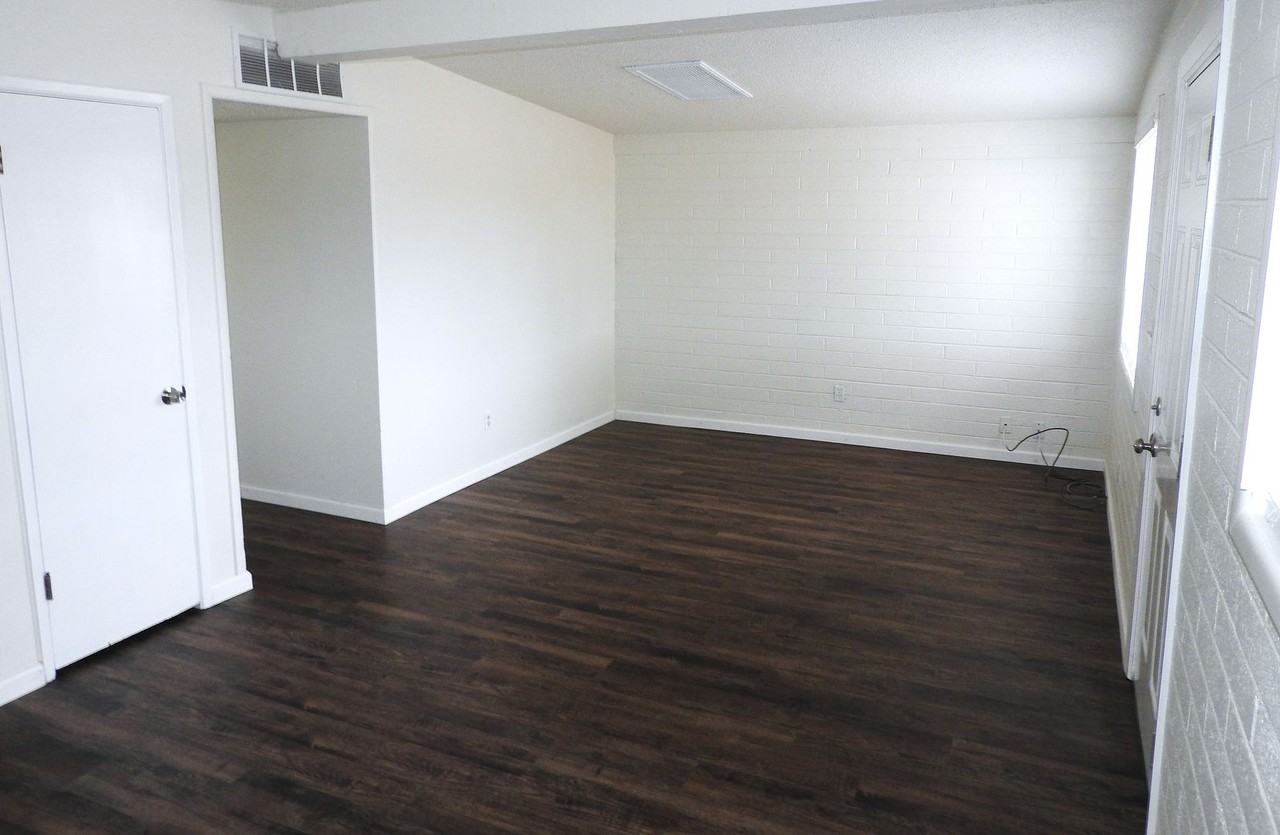 2201 Davis Ave - Photo 3 of 20