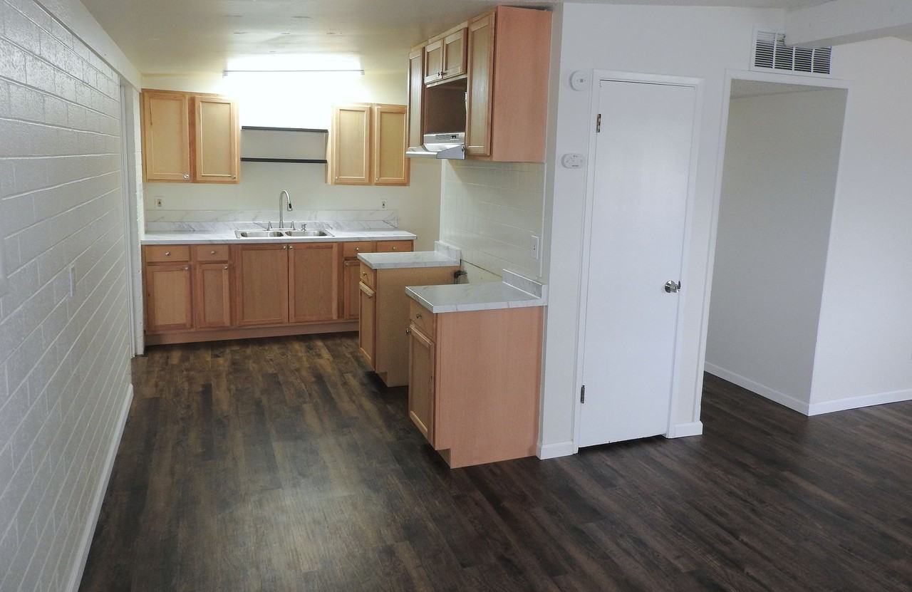 2201 Davis Ave - Photo 6 of 20