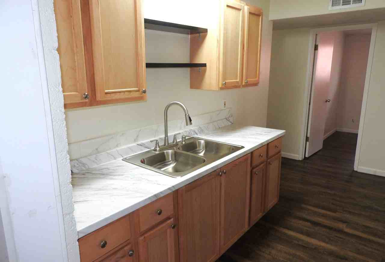 2201 Davis Ave - Photo 7 of 20