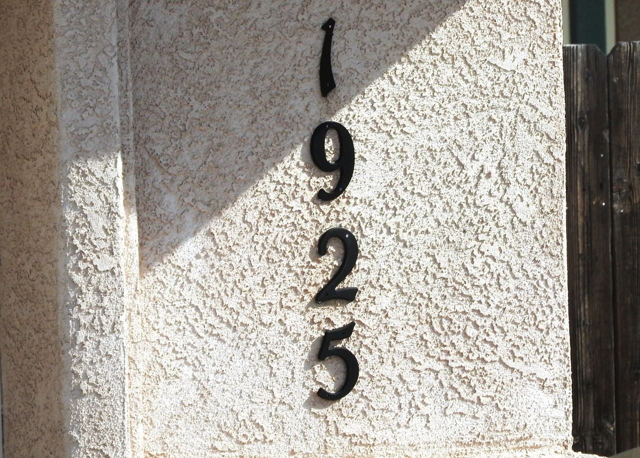 1925 Motor Ave - Photo 2 of 25