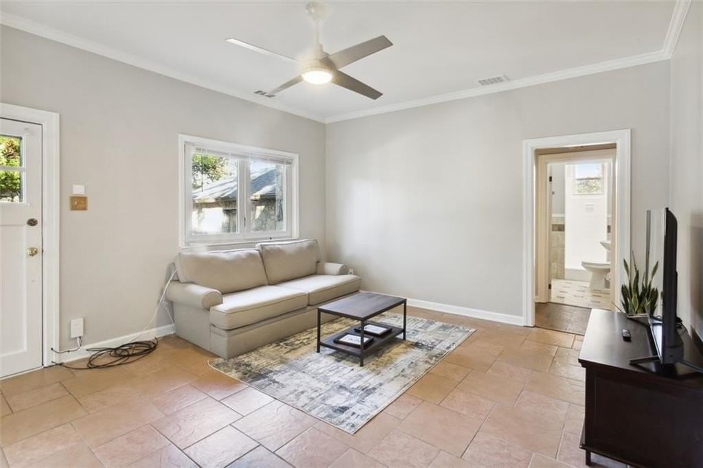 653 Somerset Ter Ne Apt 4 #4 - Photo 6 of 12