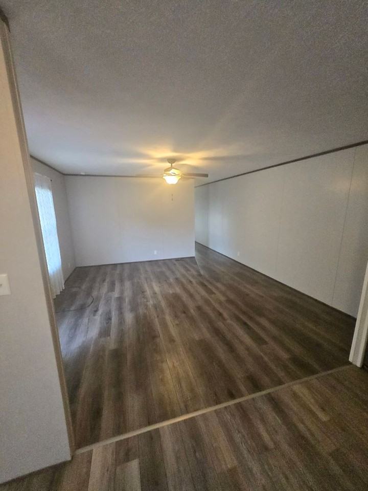 204 Ragon Hollow Ln - Photo 2 of 12