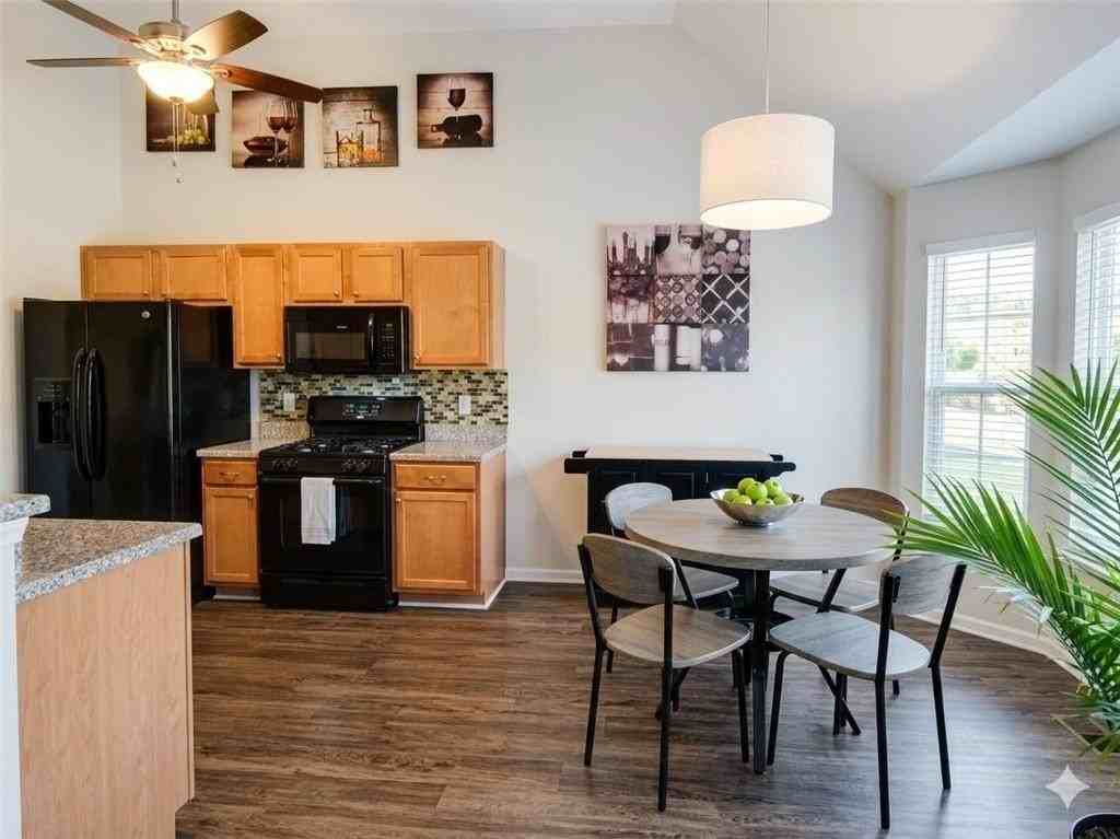 3155 Hunting Creek Pass - Photo 4 of 10