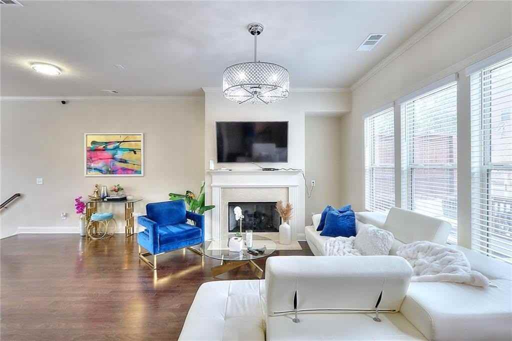 1306 Harris Way - Photo 5 of 19