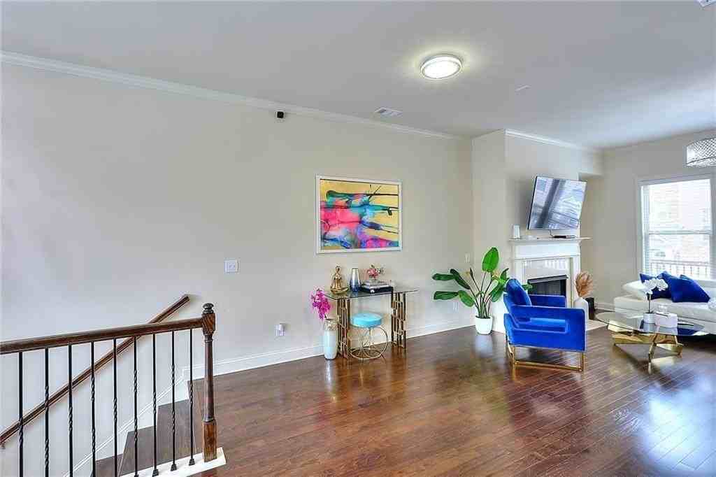 1306 Harris Way - Photo 6 of 19