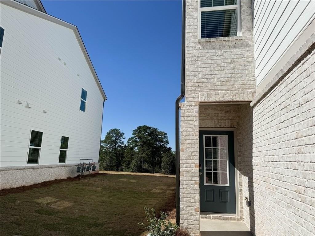 4264 Holland Grove Rd - Photo 2 of 39