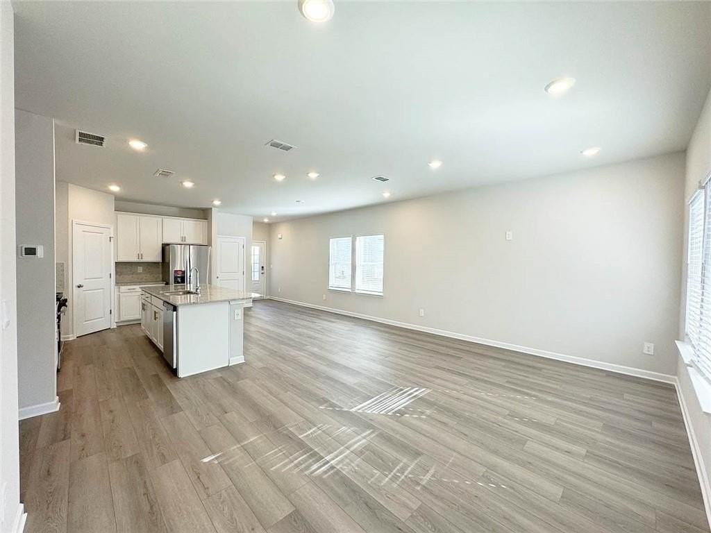 4264 Holland Grove Rd - Photo 3 of 39