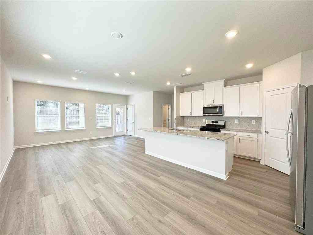 4264 Holland Grove Rd - Photo 4 of 39
