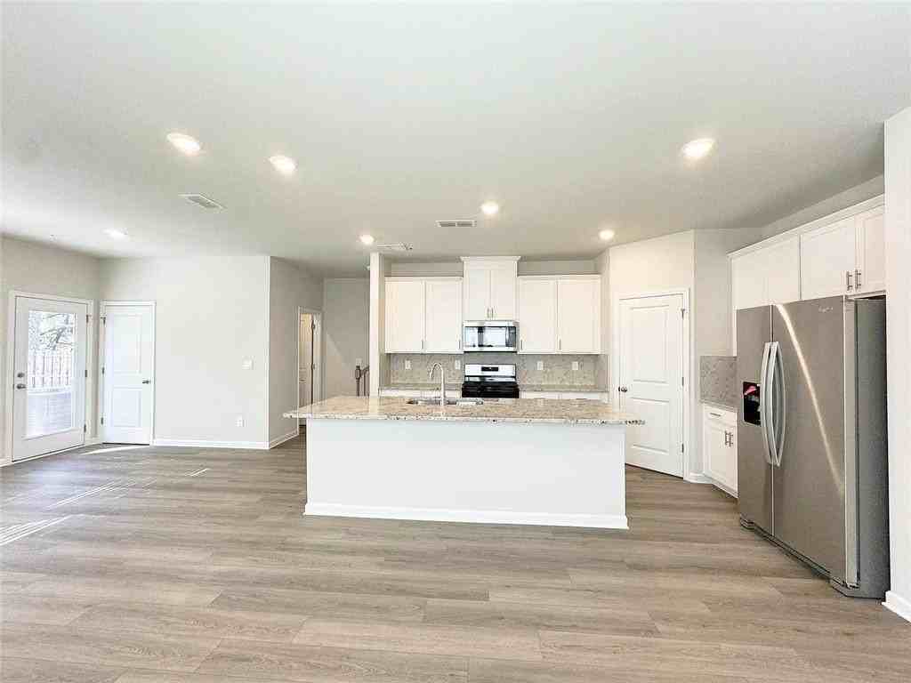 4264 Holland Grove Rd - Photo 6 of 39