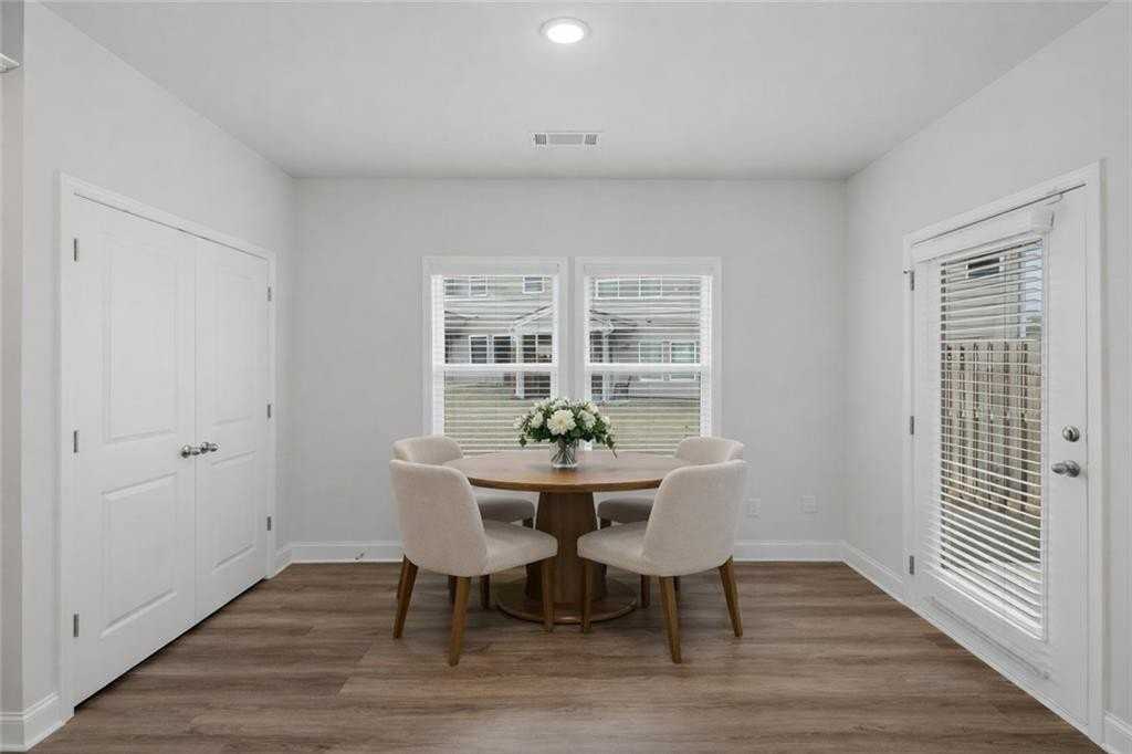 2206 Chant St - Photo 4 of 50