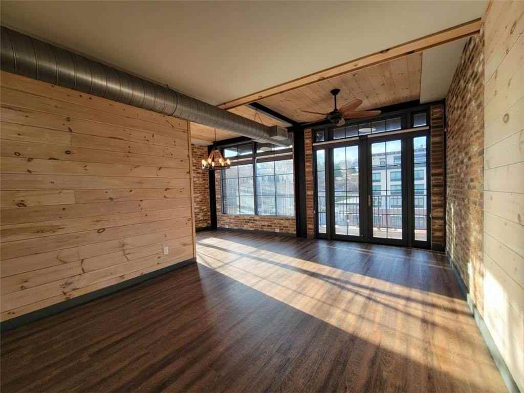 550 E Main St - Photo 7 of 31