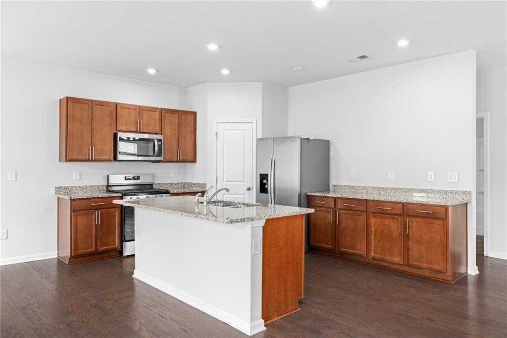 360 Paulownia Cir - Photo 3 of 50