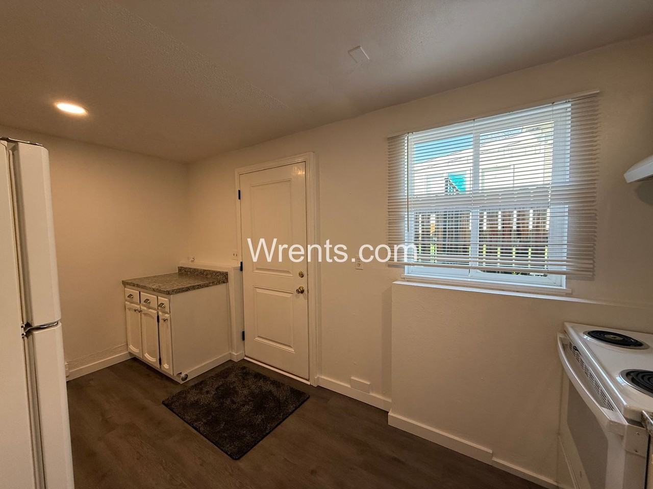 318 E Baldwin Ave #5 - Photo 3 of 8