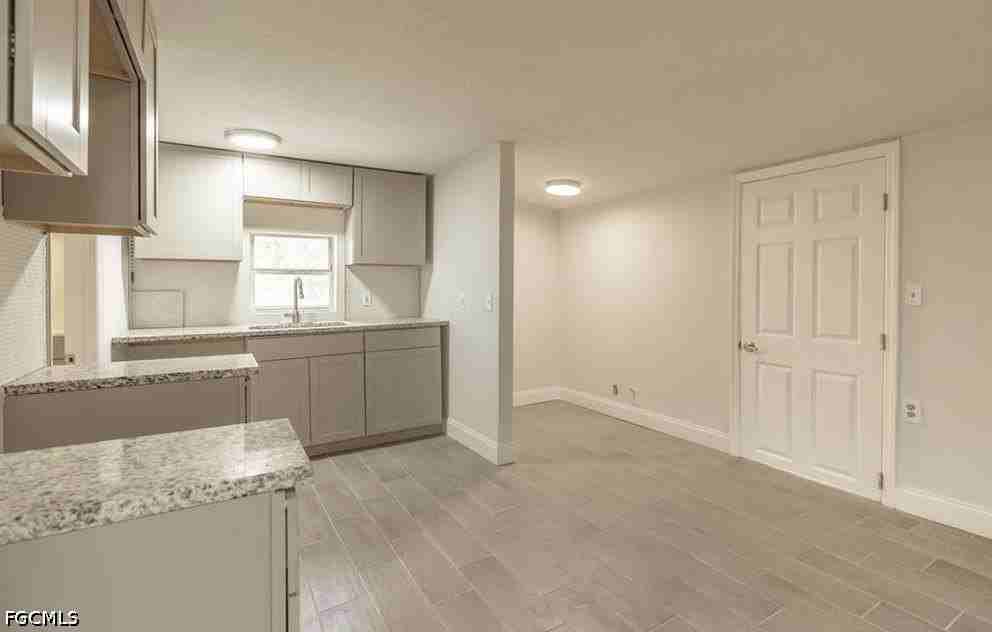 215 Delray Ave - Photo 3 of 21