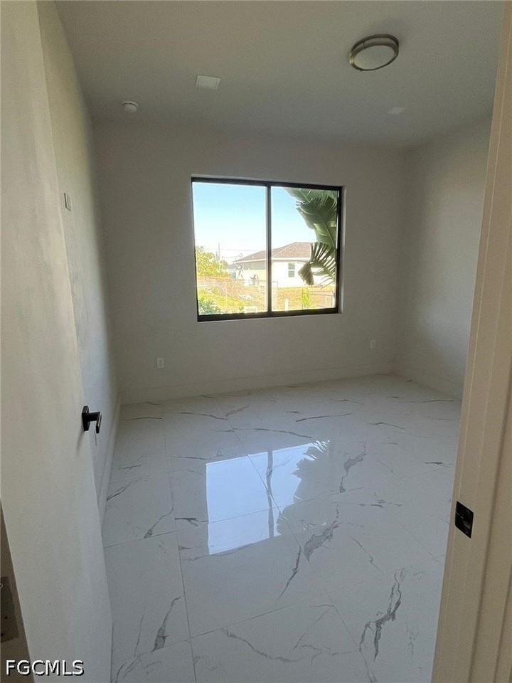 1832 Nw 22nd Pl - Photo 3 of 29