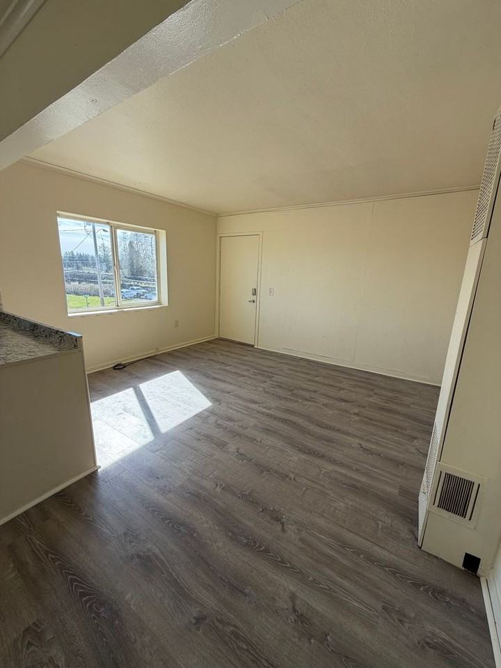 Deep Sea Apartments  DEEP01 - Photo 2 of 8