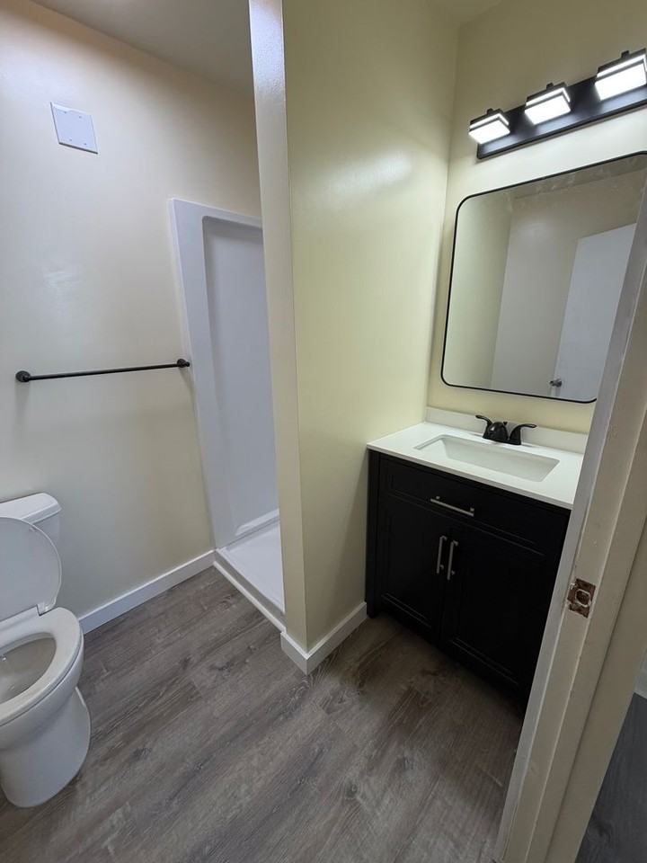 Deep Sea Apartments  DEEP01 - Photo 4 of 8