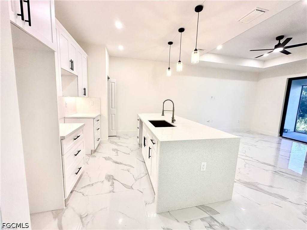 2404 Dickens Ave N - Photo 3 of 7