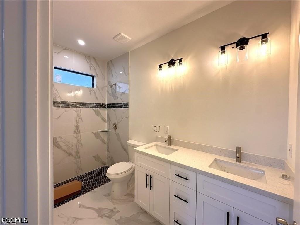 2404 Dickens Ave N - Photo 7 of 7