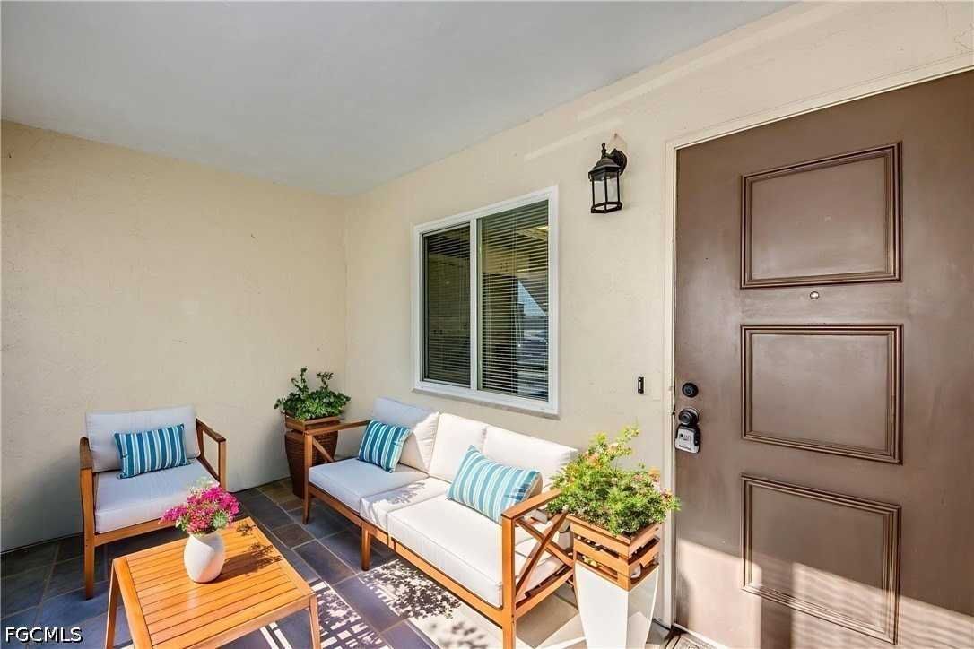 2526 Se 16th Pl #108 - Photo 4 of 38