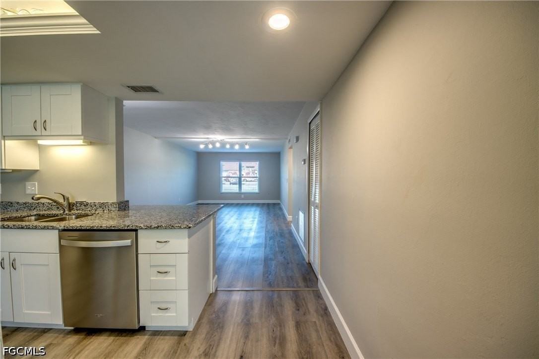 2526 Se 16th Pl #108 - Photo 6 of 38