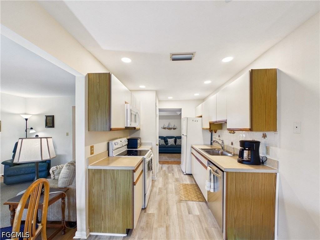 17270 Eagle Trce Apt 3 - Photo 6 of 25