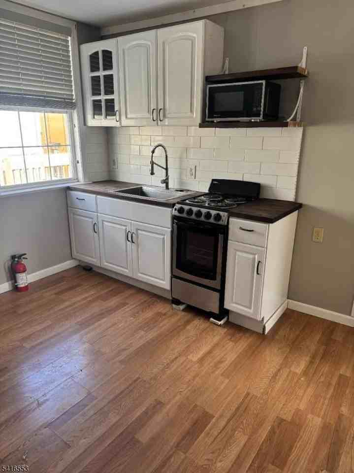 20 Leigh St #D - Photo 4 of 10