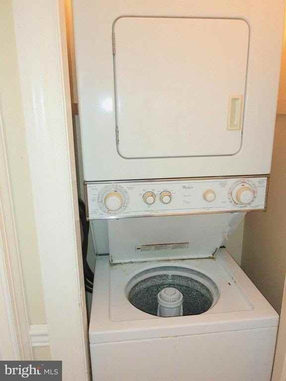 2043 Mount Vernon St #1F - Photo 4 of 14