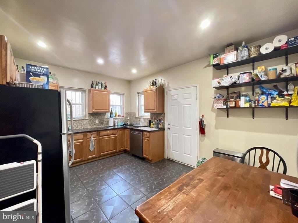 416 N 31st St #1 - Photo 6 of 33