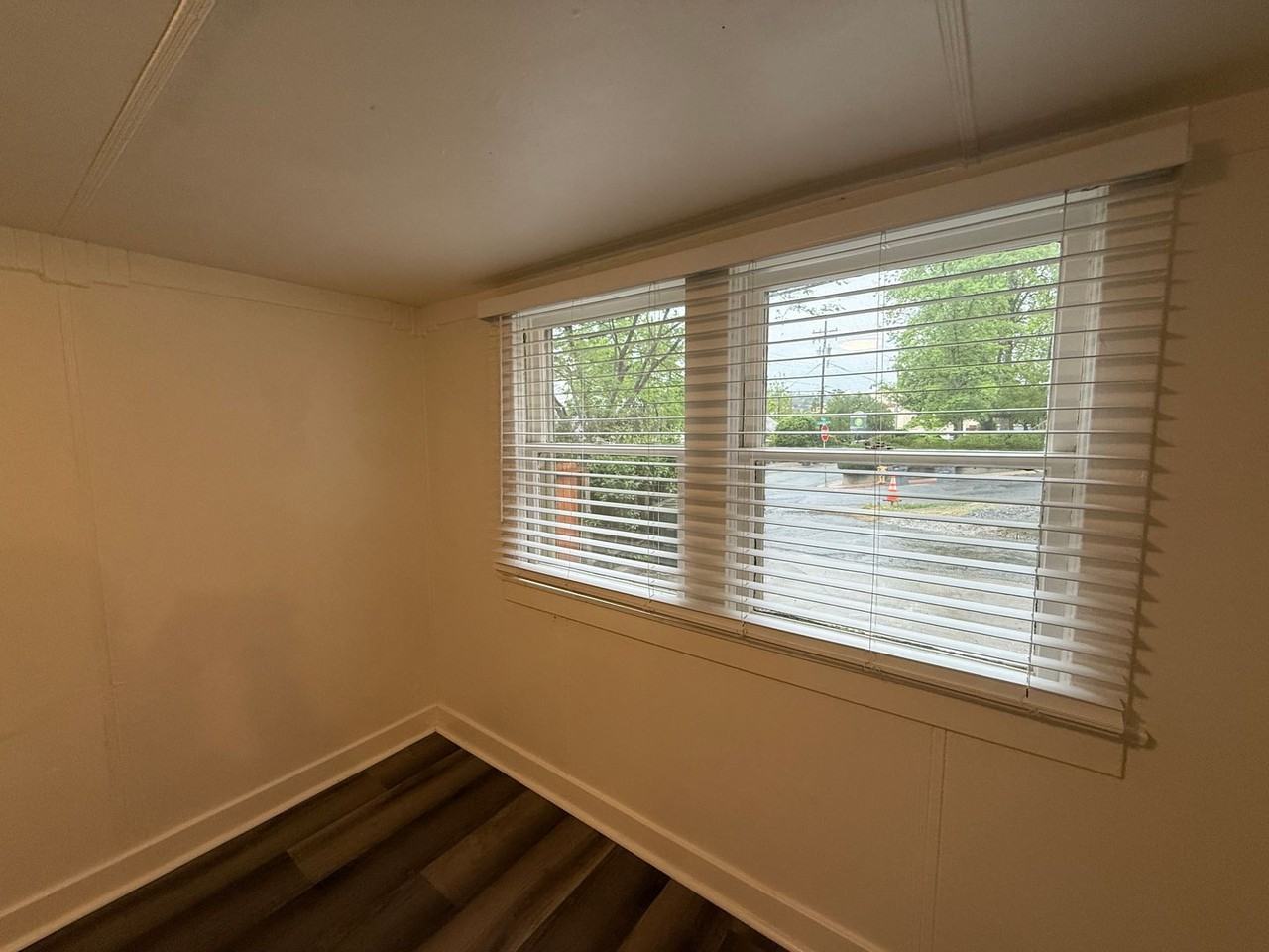 100 Olive St #B - Photo 4 of 15